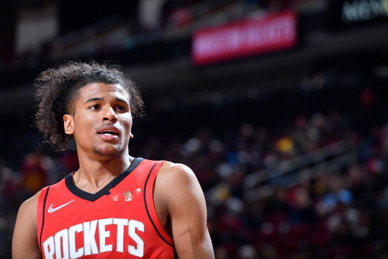 同花连张在 同花连张在